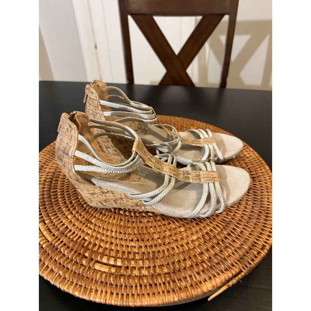 Dexflex Comfort Womens Silver Strappy Cork Wedge Sandals Back Zip Size 8